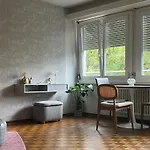 With A View - Champel Hostel Geneva